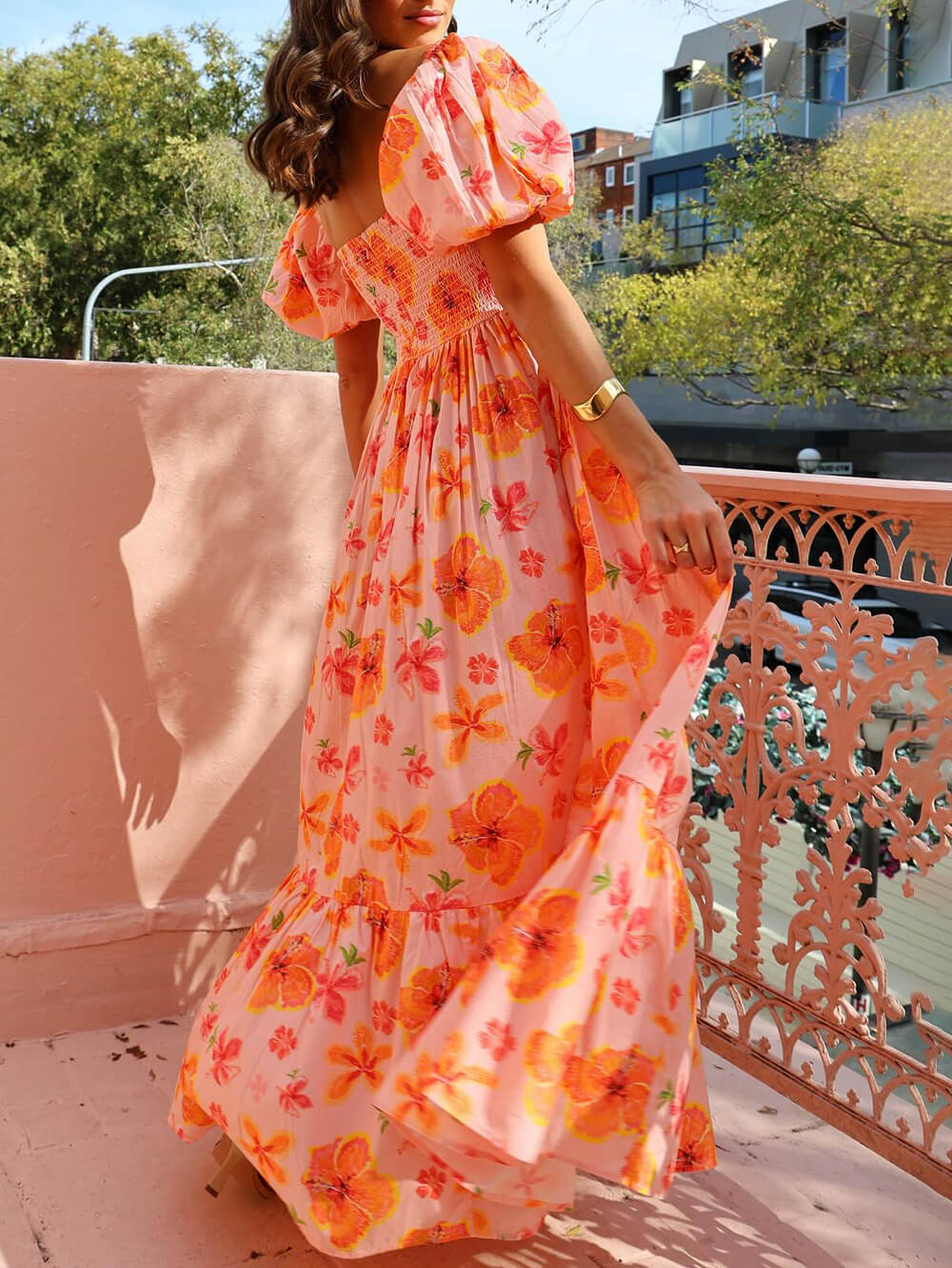 Maxi-jurk met bloemenprint en pofmouwen
