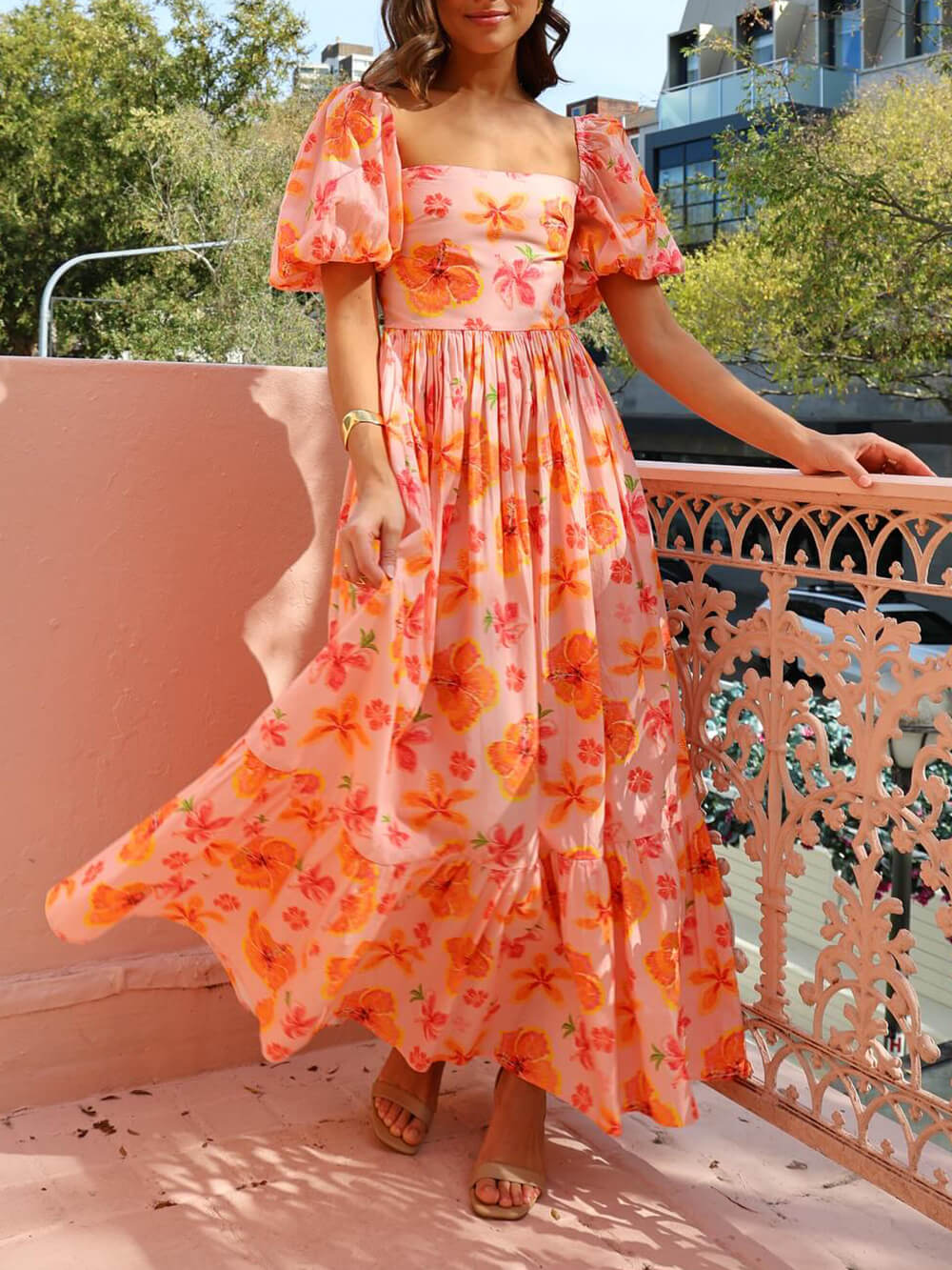 Maxi-jurk met bloemenprint en pofmouwen