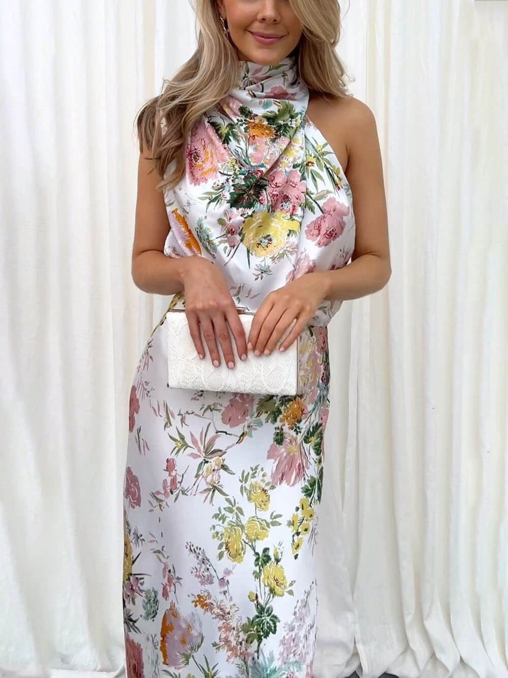 Maxi-jurk met bloemenprint en halterhals