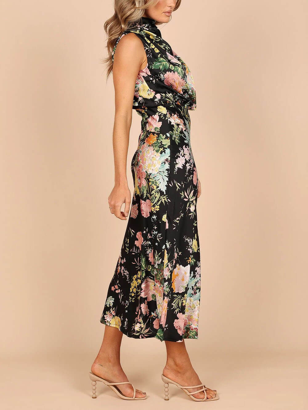 Maxi-jurk met bloemenprint en halterhals