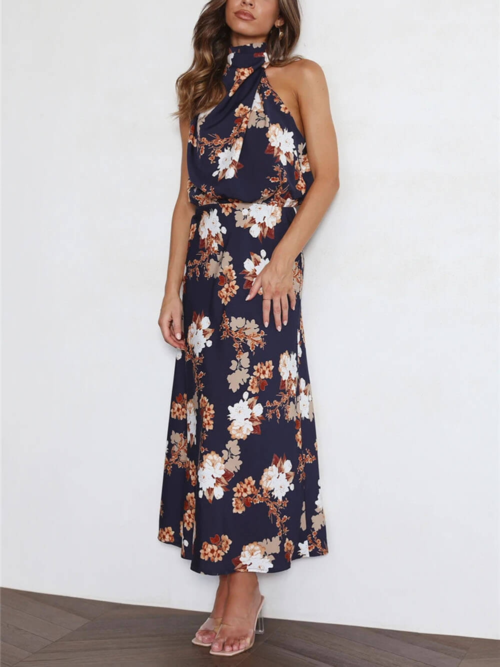 Maxi-jurk met bloemenprint en halterhals